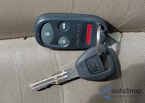 2001 Honda Accord 3.0 Ex z USA, uszkodzony, nr VIN 1HGCG22561A013085